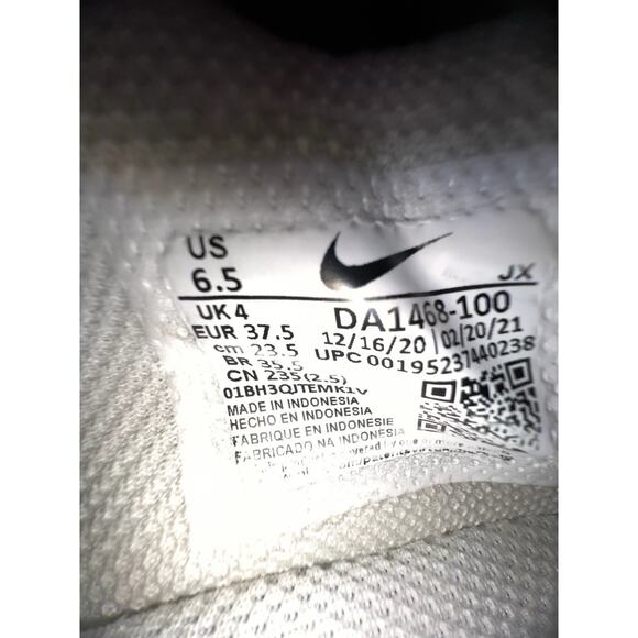 NIKE RENEW RUN 2 WOMENS 6.5 WHITE GRAY LEATHER FABRIC SNEAKERS SPECKLED SOLE - Picture 9 of 10